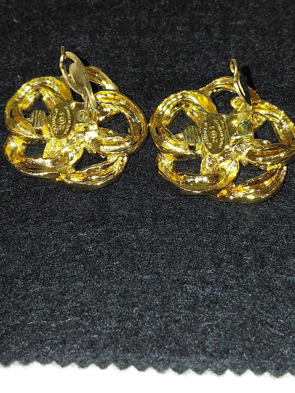 Elegant Gold-Tone Knot Clip-On Earrings